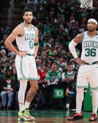  塔图姆35分创新高，凯尔特人力克雄鹿  