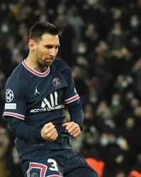  巴黎圣日耳曼报价遭拒，英超豪门争夺法甲妖人  