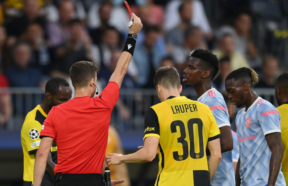  曼联争议判罚引发主帅炮轰  